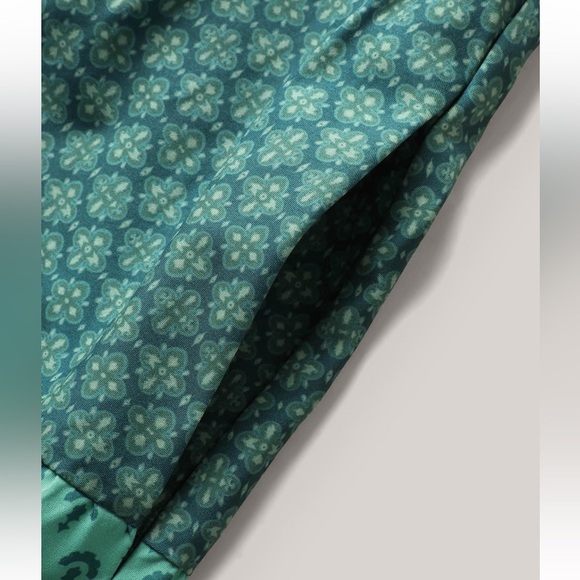 BloomChic Bandana Patchwork Floral Sleeveless Dress - Picture 6 of 8